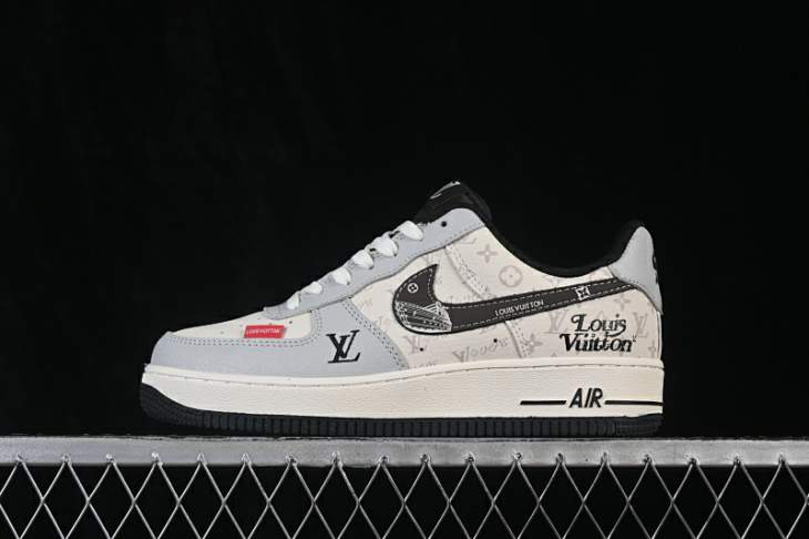 Picture of Air Force 1 _SKUfw23115375582228890fw